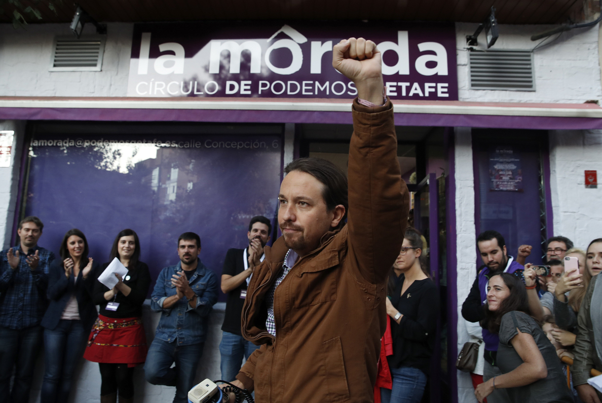 Iglesias considera el 155 una «recentralización» para hacer «virrey» a Rajoy