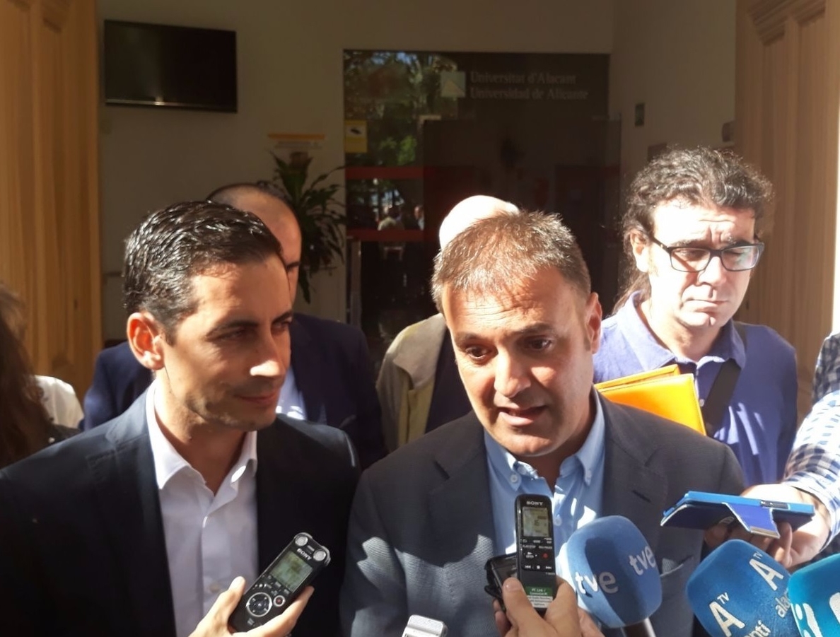PSPV y Compromís inician la negociación para «reiniciar» el pacto en el Ayuntamiento de Alicante sin Guanyar