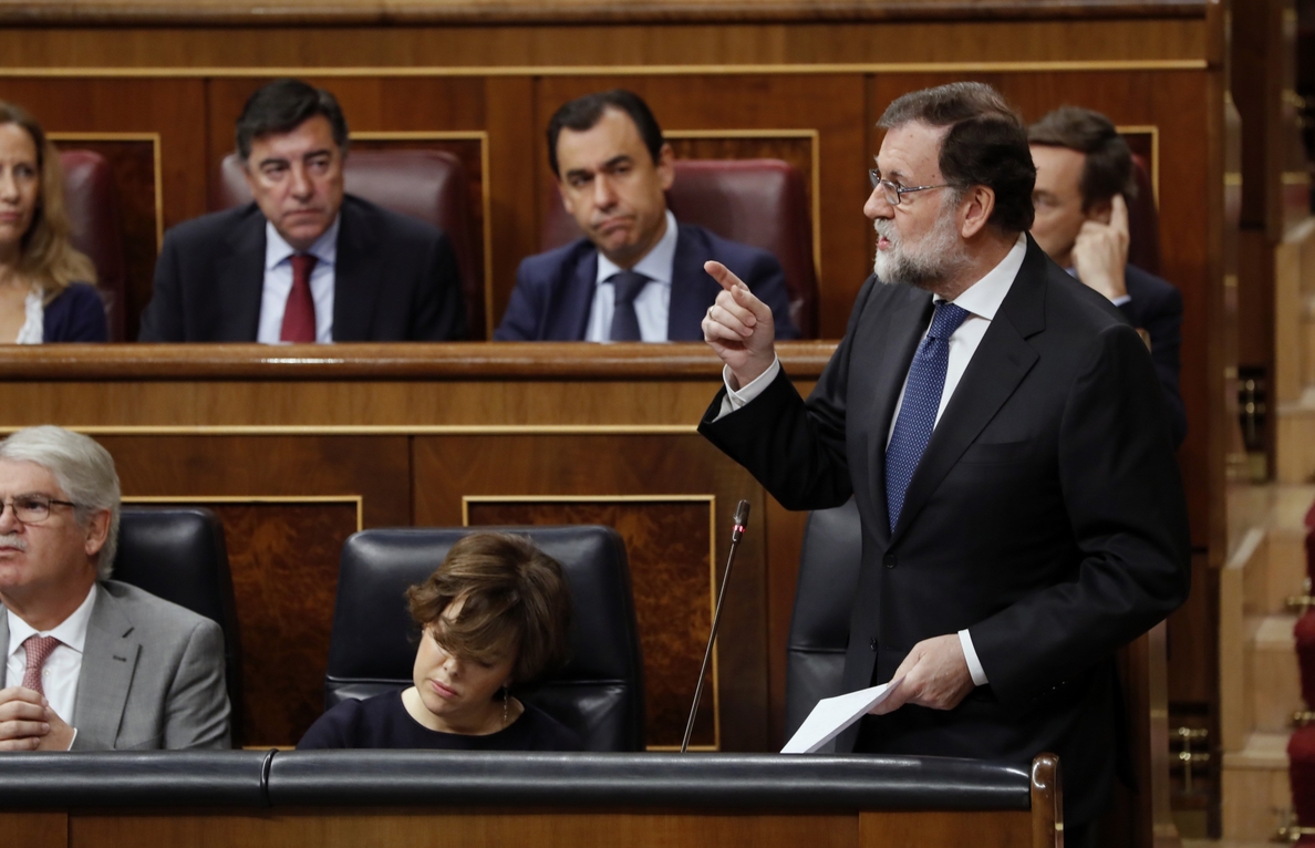 Rajoy dice que la «unica opción posible» en Cataluña es asumir las funciones autonómicas