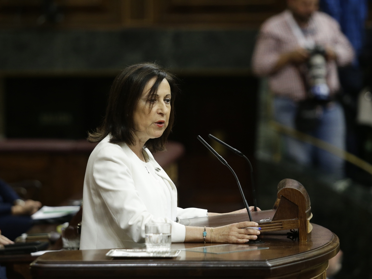 Robles replica a Guerra que los »históricos» de PSOE deben apoyar al secretario general y su decisión con el 155
