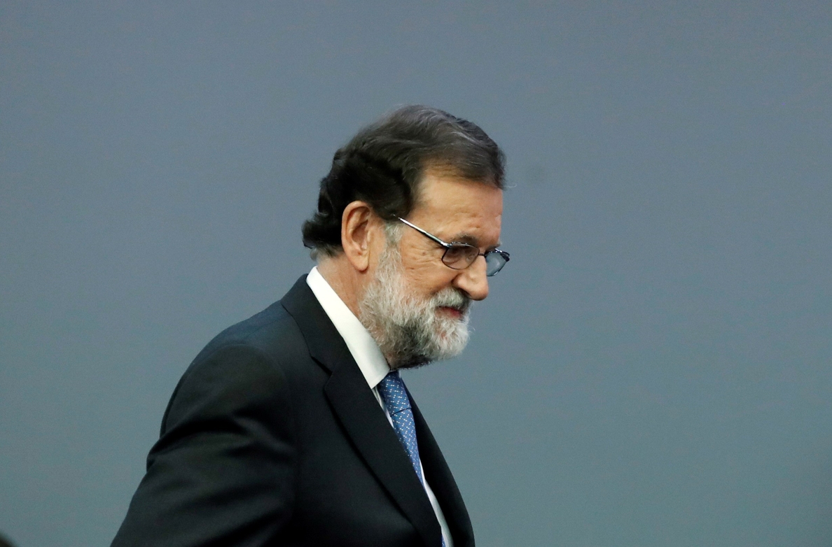 Rajoy cumple un año reelegido confiando en su receta para Cataluña: 155 y 21D