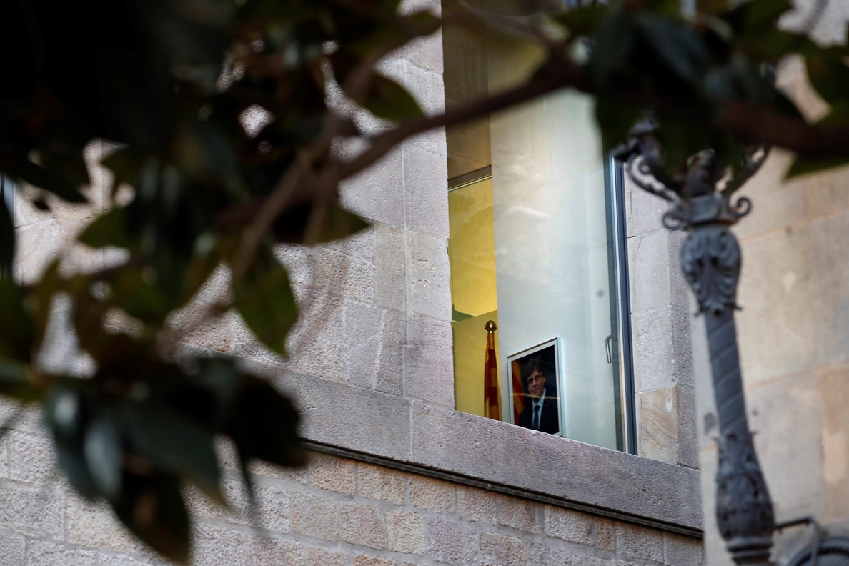 Carles Puigdemont se encuentra en Bruselas y podría pedir »asilo político»