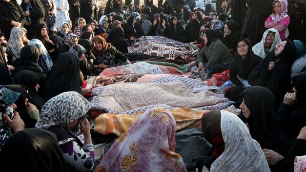Los fallecidos en el terremoto de Irán suben a 328 y a casi 4.000 los heridos