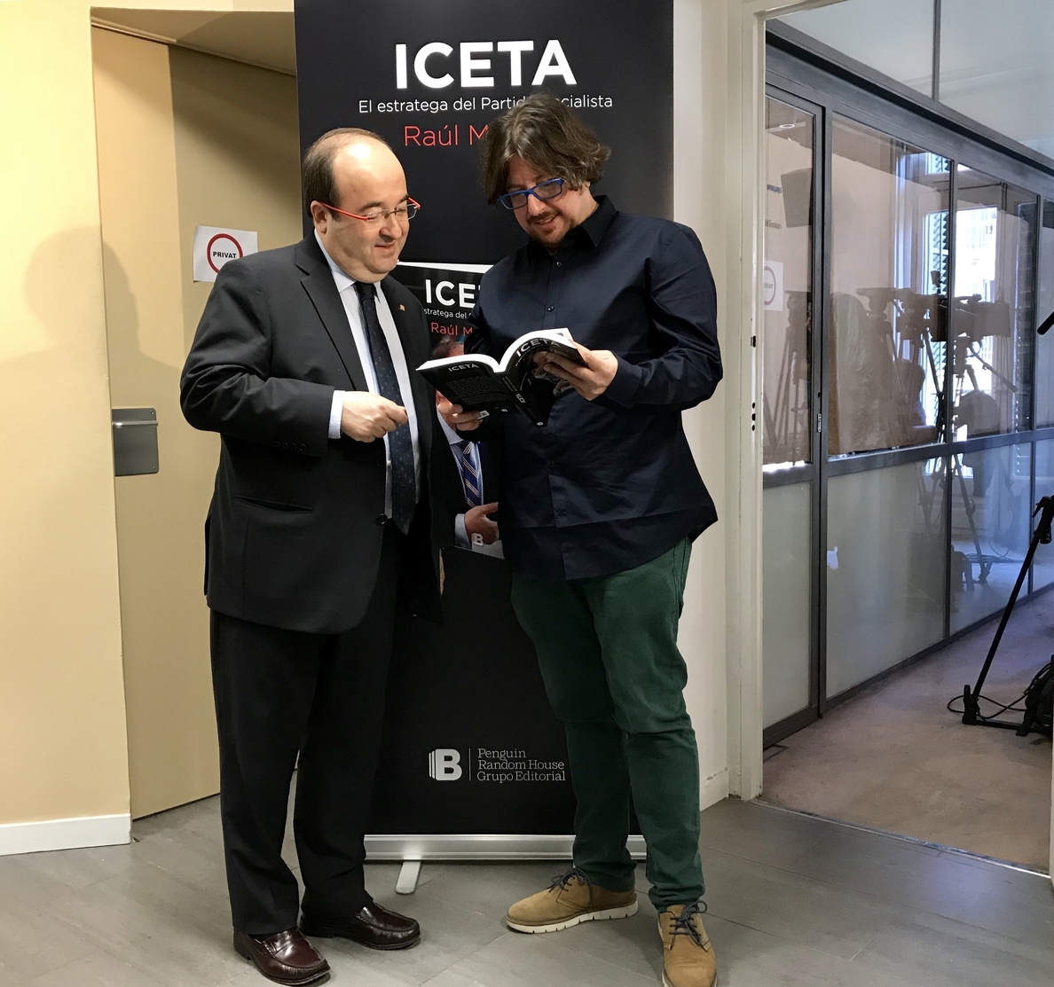 Iceta no investirá a «Junqueras ni Puigdemont» y pide que el 155 acabe el 22-D