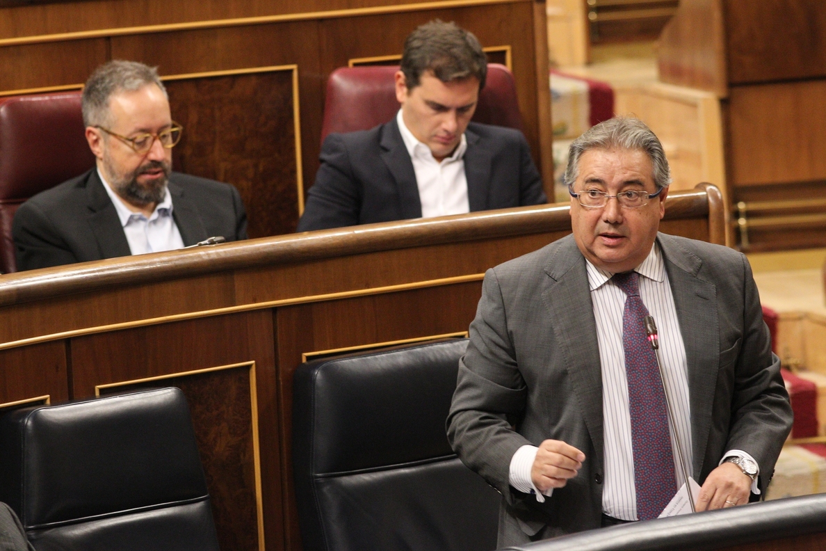 Zoido asegura que Interior trabaja con la Xunta para determinar el programa para construir la nueva comisaría de Lugo