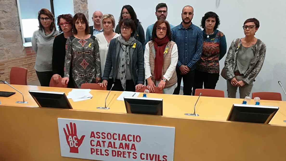 La familias de Puigdemont y de los exconsellers piden dinero para cubrir los gastos de transporte