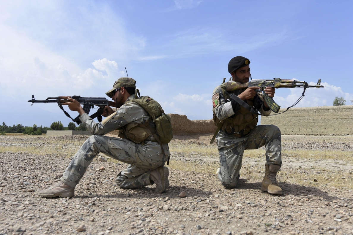 El EI decapita a 15 de sus combatientes en el este de Afganistán