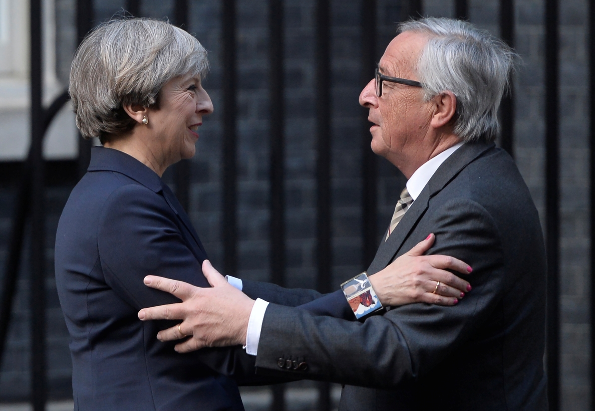 Juncker discutirá con May el 4 de diciembre sobre los avances pendientes en la negociación del Brexit