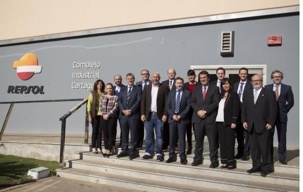 La Comisión de Energía, Turismo y Agenda Digital del Congreso visita la refinería de Cartagena de Repsol