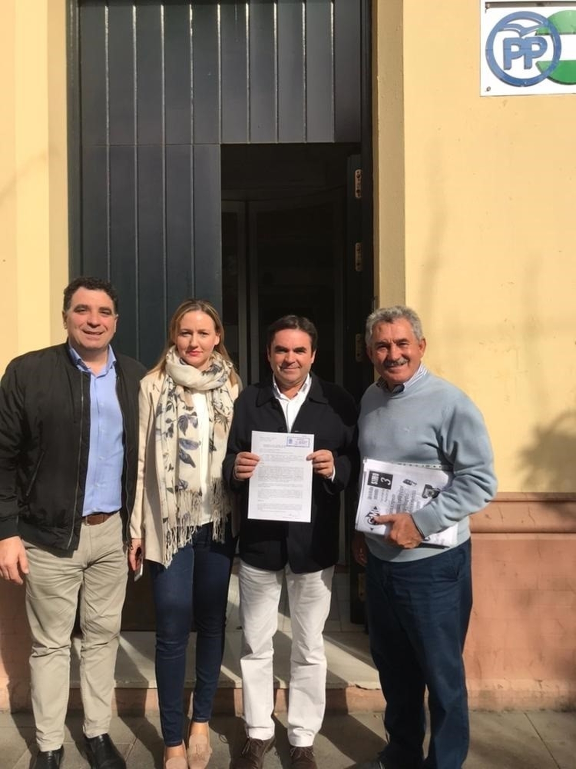 Sector crítico del PP de Jaén presenta más de 800 firmas para que se abra expediente a Fernández de Moya y Calvente