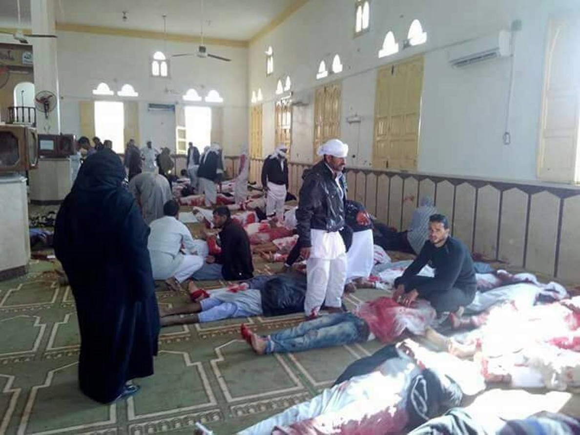 Comienza un duelo nacional en Egipto por la masacre contra una mezquita