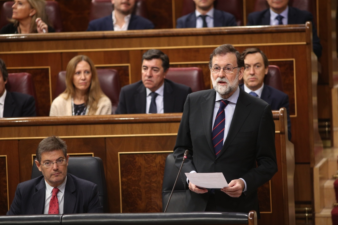 Rajoy dice que no habrá nuevo modelo de financiación si no lo apoya el PSOE y pide a «todos» aplicarse a trabajar
