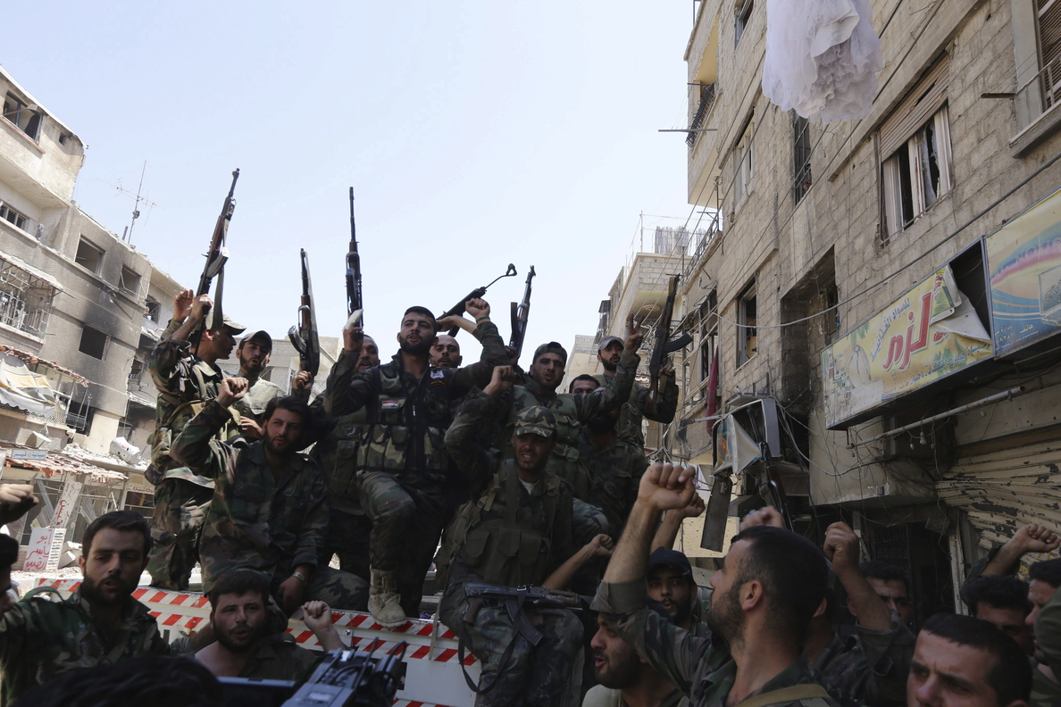 Intensos combates en el sur de Damasco entre tropas pro Al Asad y facciones