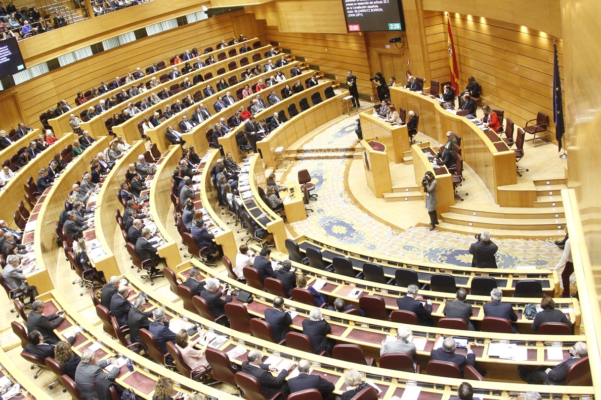 PP y PSOE impulsan una moción en el Senado que insta al Gobierno a apoyar a los empresarios y trabajadores catalanes