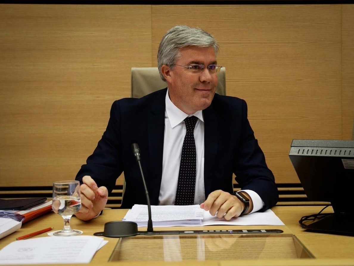 Fernández de Moya se congratula de que el nuevo PEF de Madrid supone el «cumplimiento de la ley»