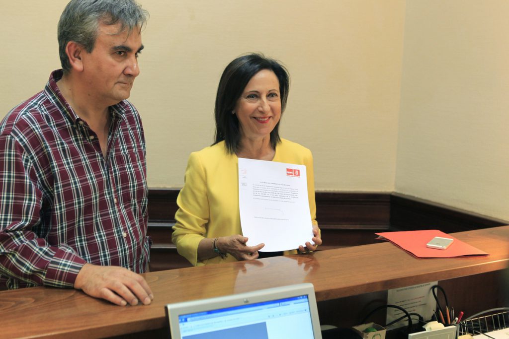 El PSOE pide convocar la Diputación Permanente y la comparecencia de siete ministros
