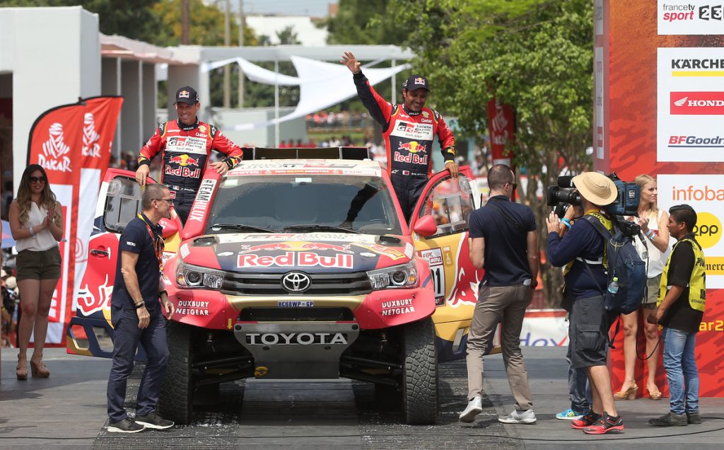 Al-Attiyah se impone en la primera etapa del Dakar en coches