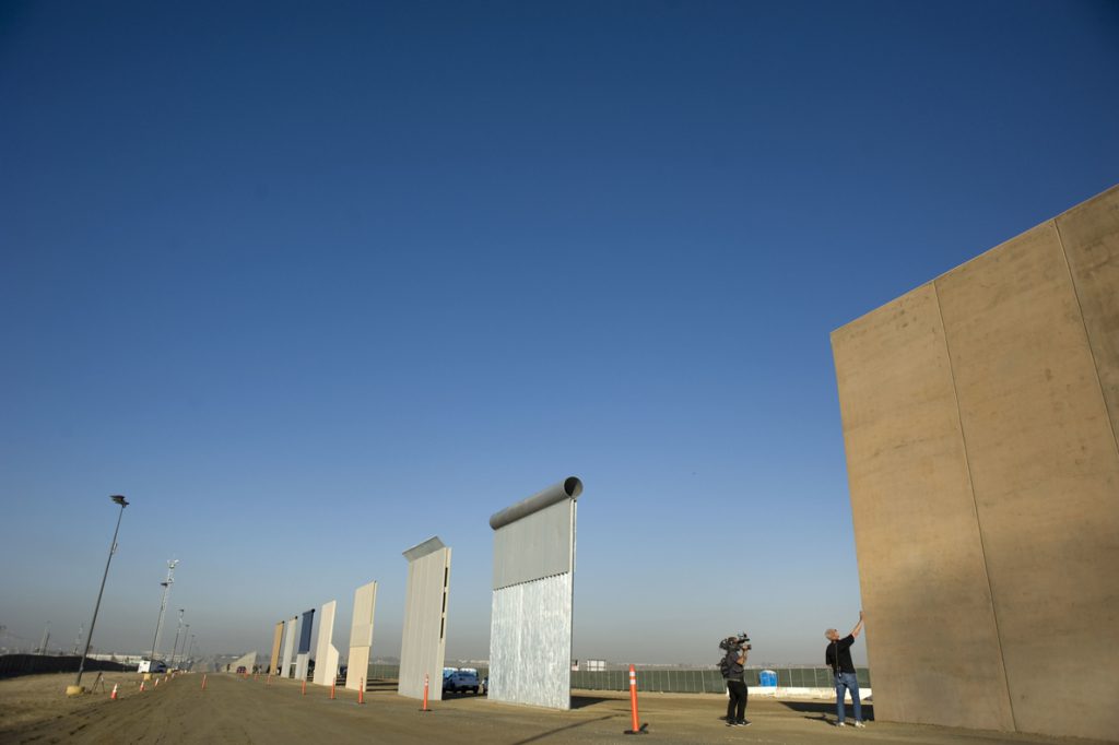 La Casa Blanca pide 18.000 millones al Congreso para el muro con México