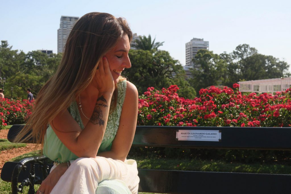Un amor de película inmortalizado entre centenares de rosas en Buenos Aires