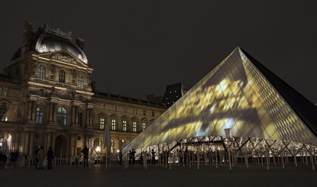El Louvre de París recibió un 10 % más de visitantes en 2017
