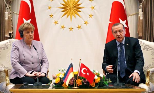 Erdogan busca reunirse con Merkel para mejorar las relaciones entre Ankara y Berlín