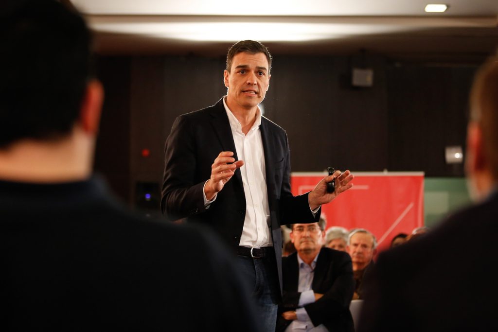 Pedro Sánchez avisa de que un presidente inconstitucional no puede liderar el Gobierno de Cataluña