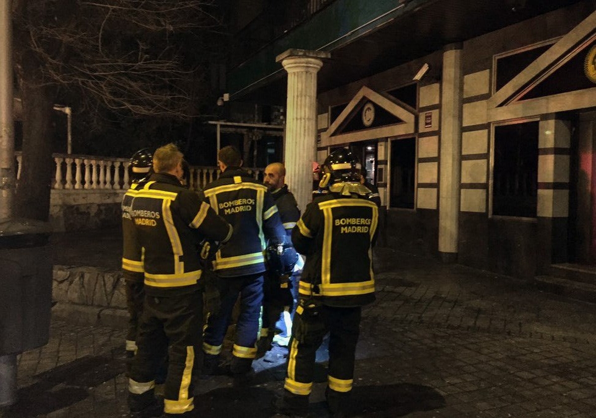 El desplome de un falso techo de una discoteca en Carabanchel provoca 26 heridos leves
