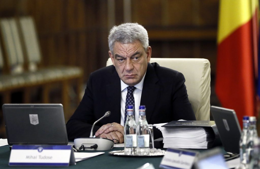 Dimite el primer ministro rumano tras perder el apoyo de su propio partido
