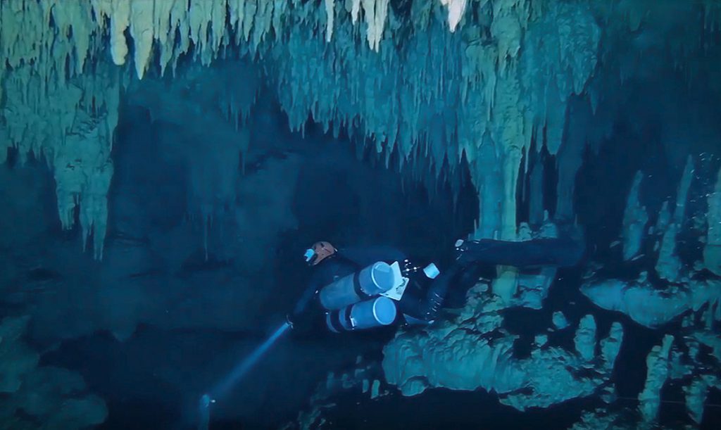 Exploradores revelan la mayor cueva inundada del mundo en el Caribe mexicano