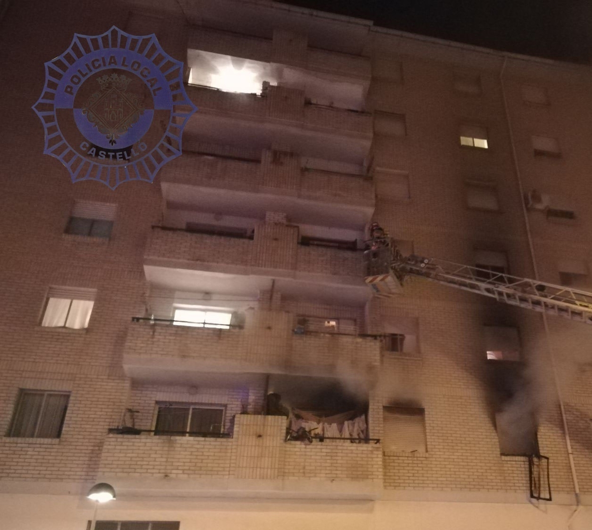 Bomberos localizan un cadáver en una vivienda de Castellón tras acudir a apagar el fuego en el piso colindante