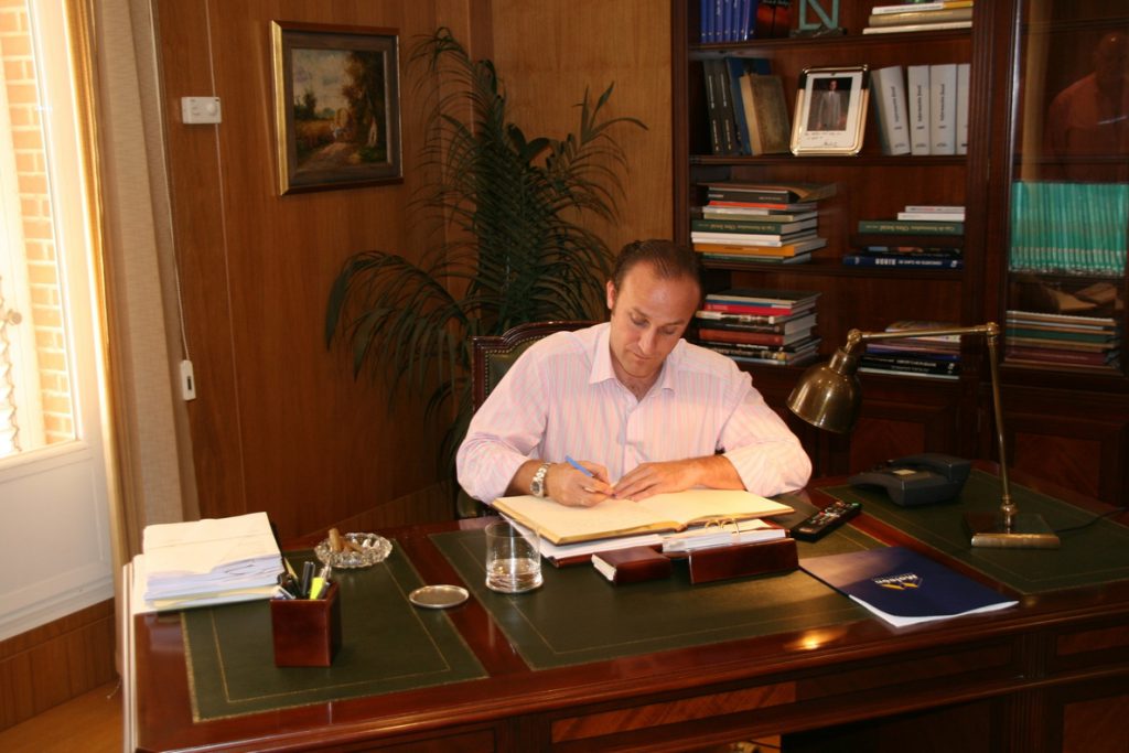 El juez interroga mañana al alcalde de Almendralejo (Badajoz) por un posible amaño para la empresa Cofely