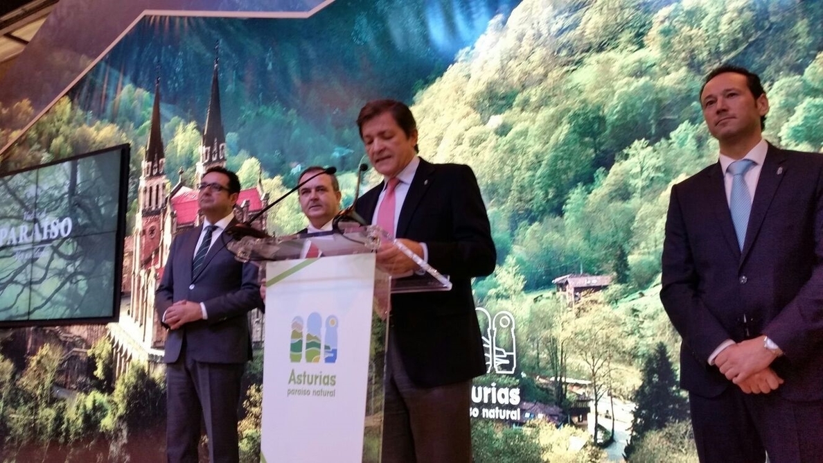 Javier Fernández reitera que el cierre de las centrales térmicas de carbón supondría un problema para Asturias