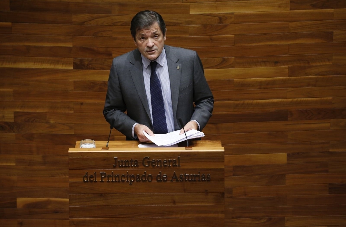 El presidente de Asturias ve muy difícil reformar hoy la Constitución por la falta de consenso