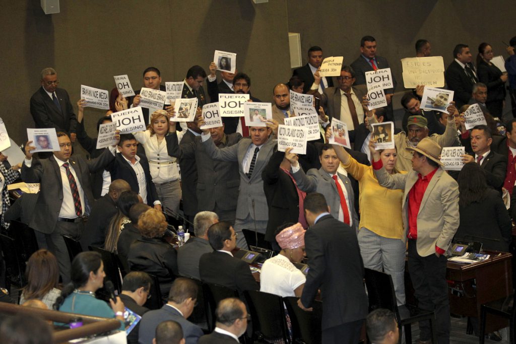 El Parlamento hondureño asume entre el rechazo de la oposición y la denuncia de la OEA