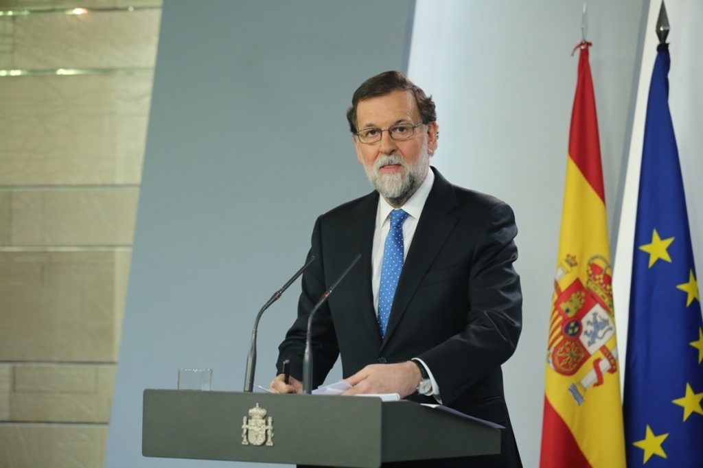 Rajoy expresa su pésame a Gentiloni tras descarrilar un tren en Milán y  causar varios muertos y decenas de heridos
