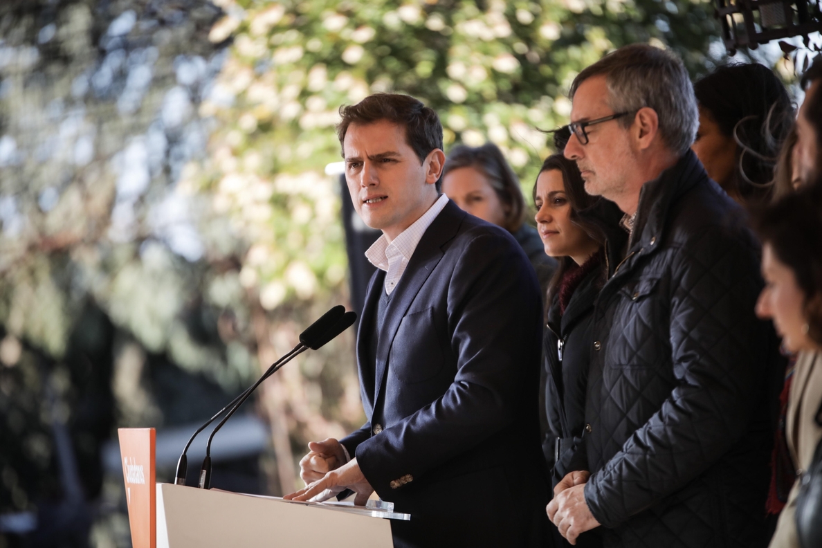 Rivera: «España no se merece a un presidente que meta la corrupción debajo de la alfombra»