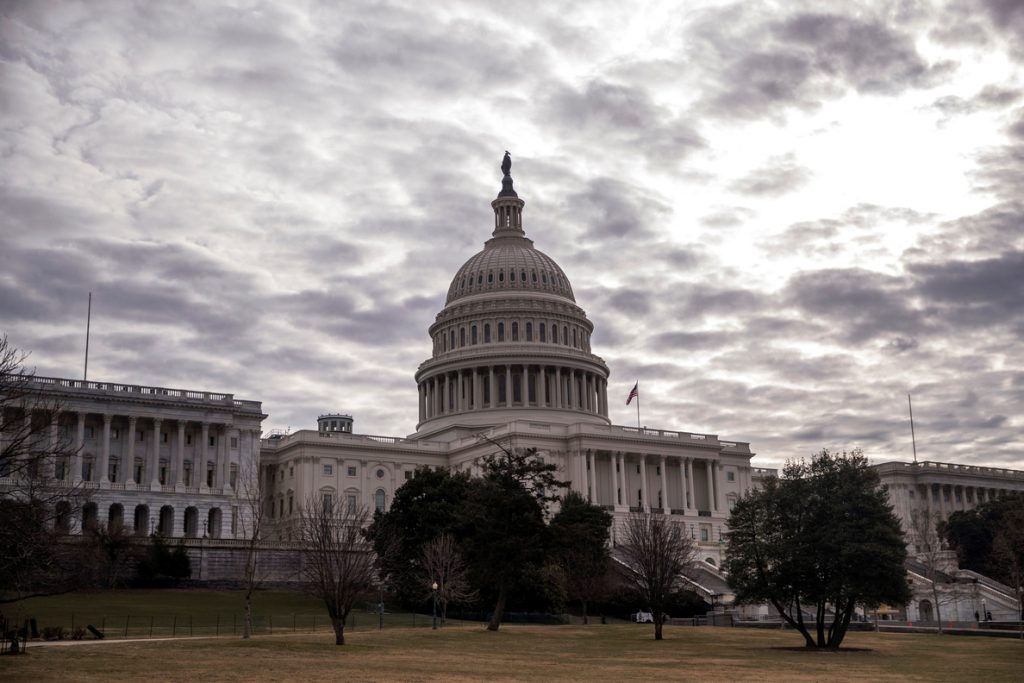Grupo de 48 legisladores presenta un nuevo plan migratorio en el Congreso de EEUU