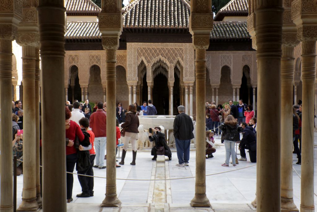 Los visitantes en grupo a la Alhambra deberán contar con entradas nominativas