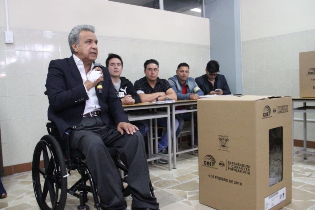 Cierran las úrnas de la consulta en Ecuador con una participación del 74,8 por ciento