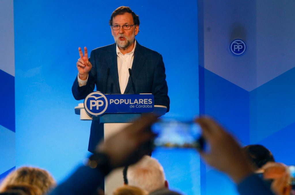 Rajoy señala que Juanma Moreno «es la única voz de oposición al Gobierno hegemónico» de Susana Díaz