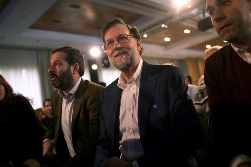 Rajoy reivindica al PP frente al peligro de un Cs sin ideas ni principios