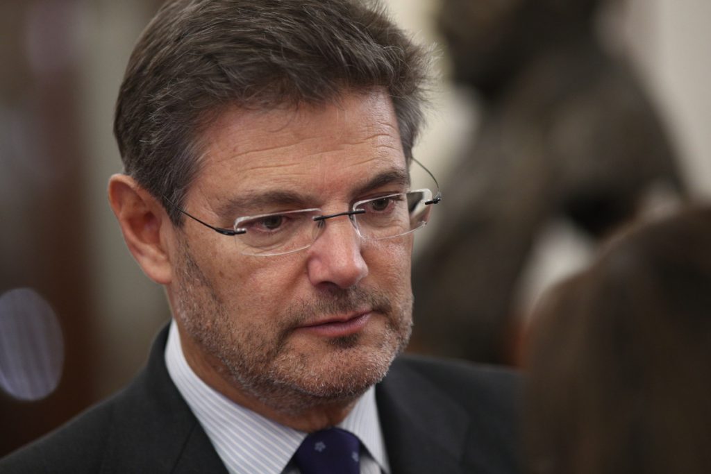 Catalá rechaza que los magistrados del TC cambien su criterio sobre Cataluña por una llamada del Gobierno