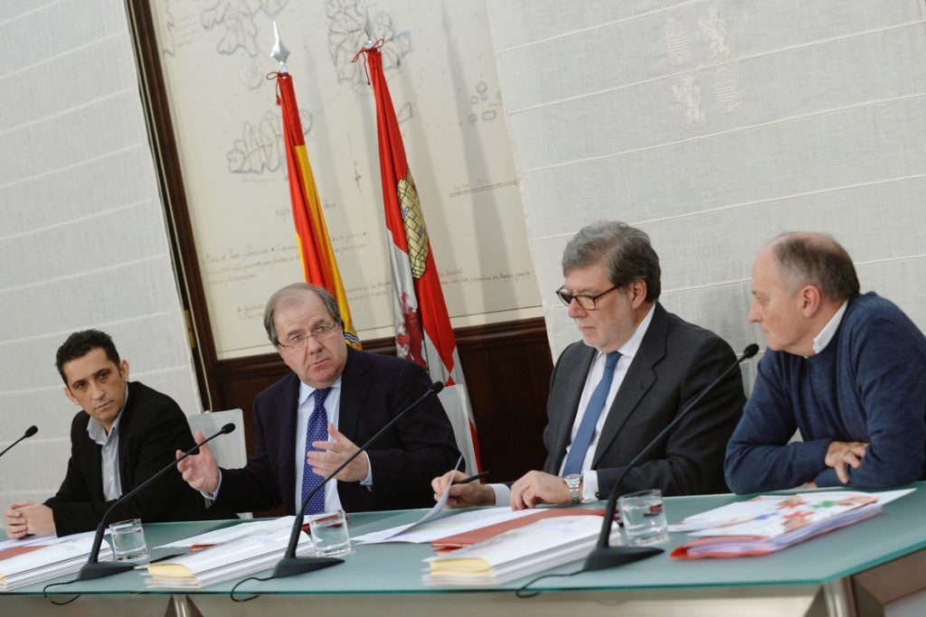 Castilla y León regulará por ley la conciliación de la vida familiar y laboral