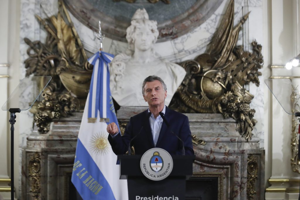 Macri cesa al jefe del Ejército para renovar la cúpula militar de Argentina