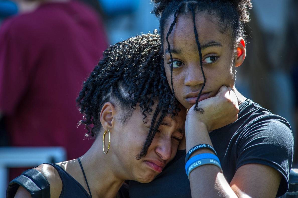Madre de una víctima del tiroteo en Florida pide a Trump que «impida que las armas lleguen a los niños»