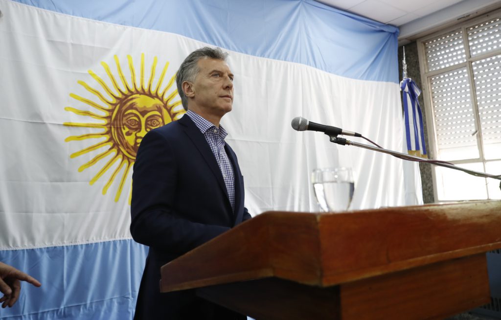 El Gobierno Macri defiende a un alto cargo acusado de ocultar millones en Andorra