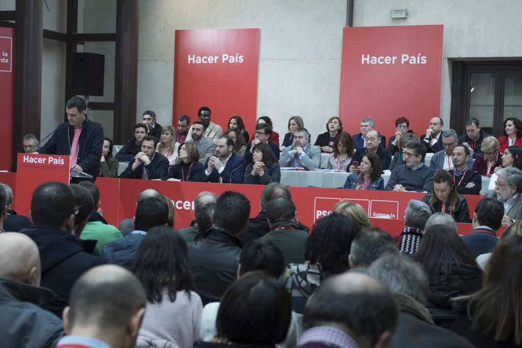 El PSOE aprueba sin oposición sus normas internas, que refuerzan a la dirección de Sánchez y a la militancia