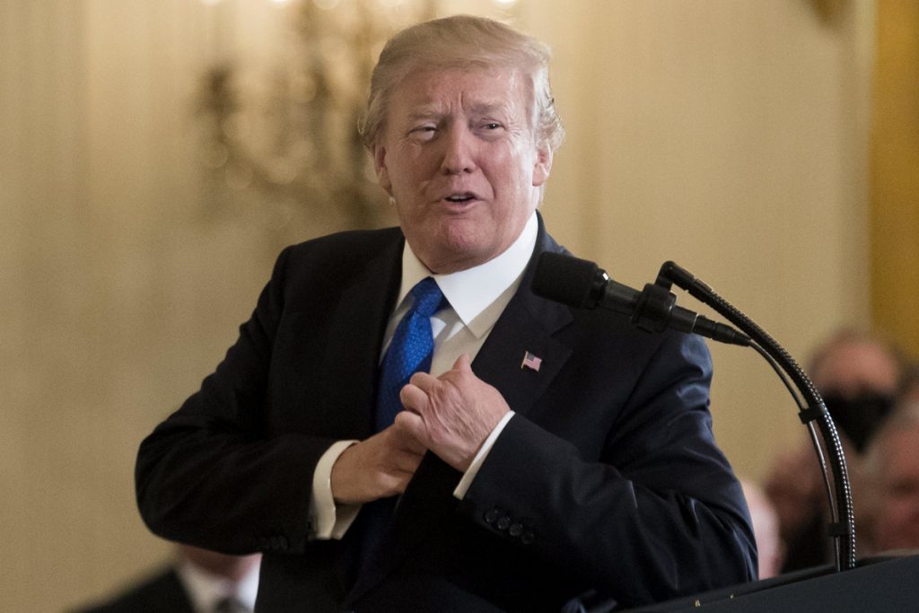 Trump presume de «victoria» para sus argumentos tras cargos contra 13 rusos