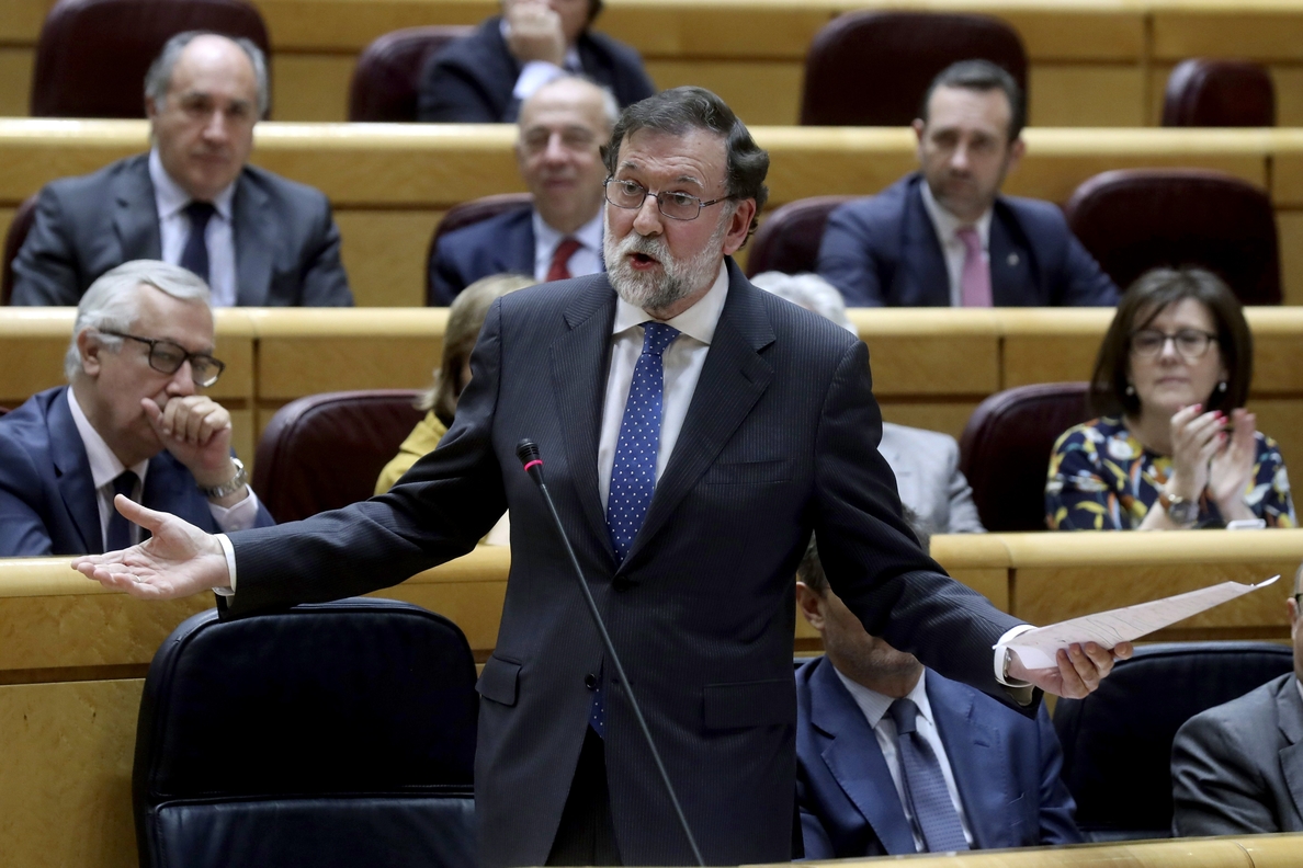 Rajoy asegura que su política centrada en el empleo aumentará las pensiones