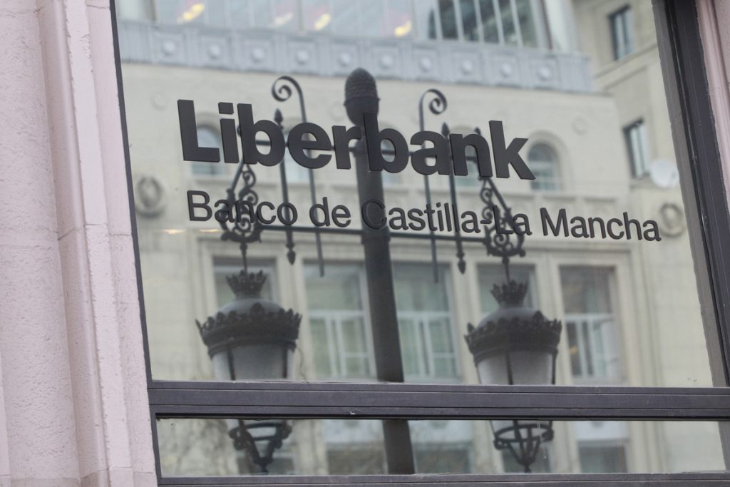 Manuel Menéndez ganó 442.000 euros en 2017 como consejero delegado de Liberbank, un 9% menos